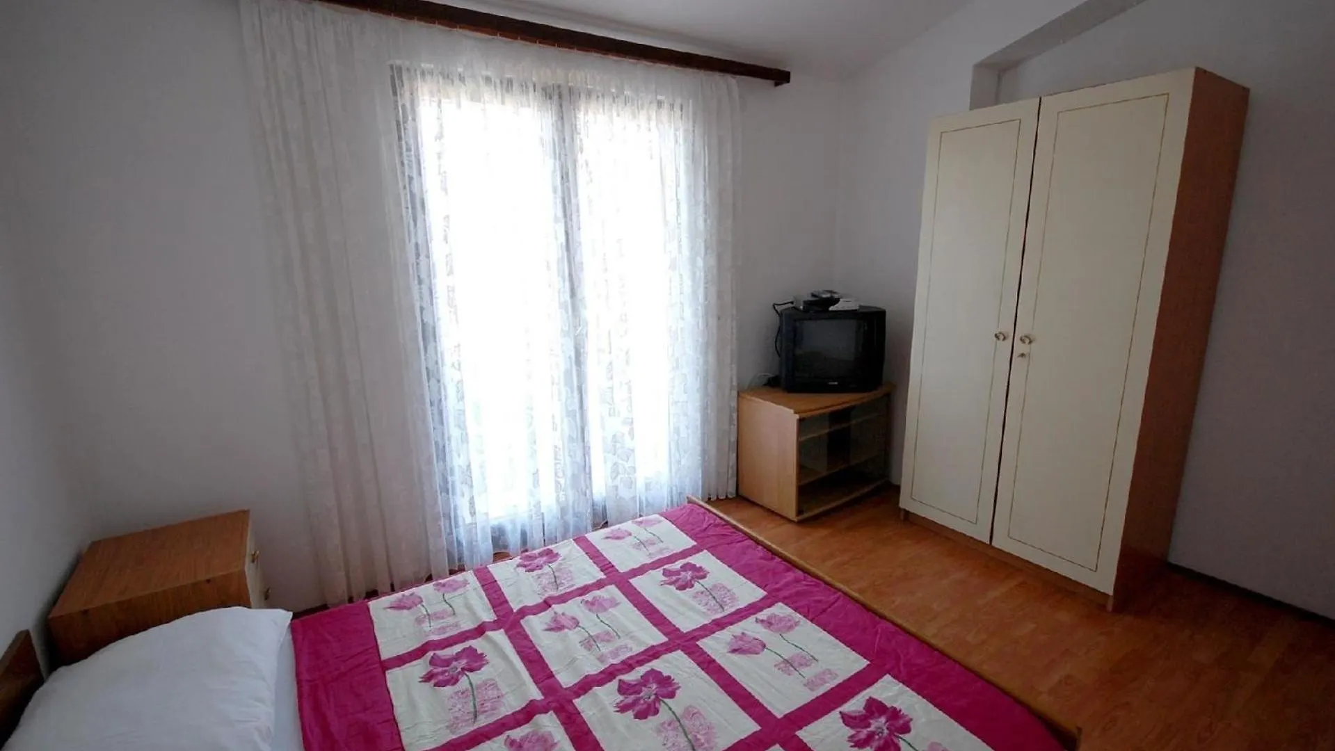 Ferienwohnung Fuer 4 Personen Ca 40 Qm In Njivice, Kvarner Bucht Krk - B62576 0*, Njivice Croatia